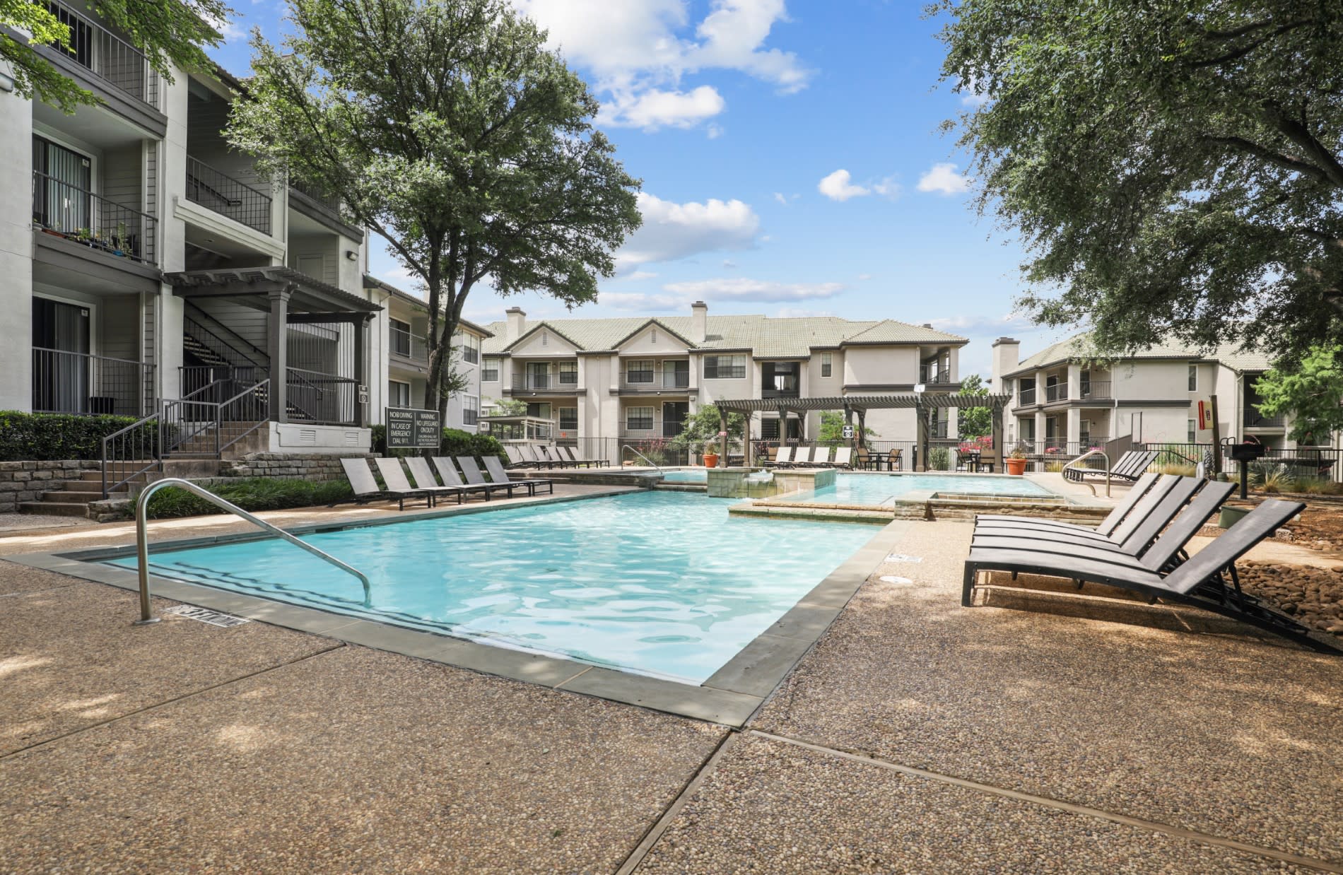 Jefferson Creek | Apartments in Las Colinas Community